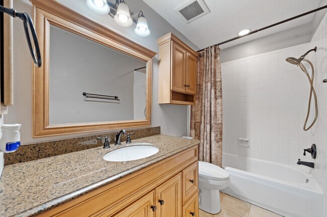 Building Photo - 5102 E Pagewick Dr
