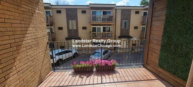 Building Photo - 10033 Irving Park Rd