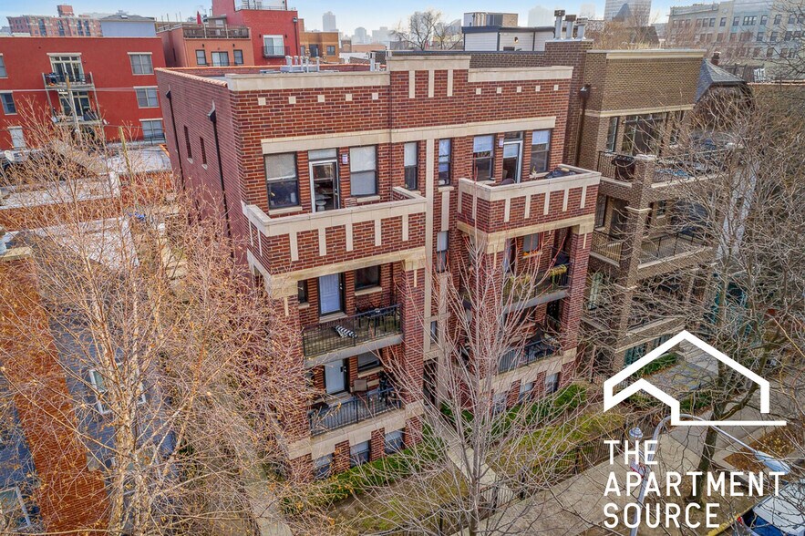 Building Photo - 3231 N Kenmore Ave