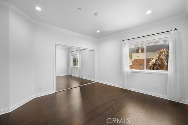 Building Photo - 540 E Angeleno Ave
