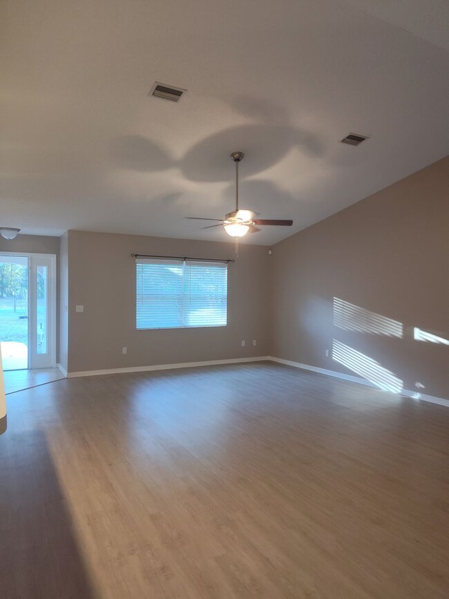 Building Photo - CITRUS SPRINGS