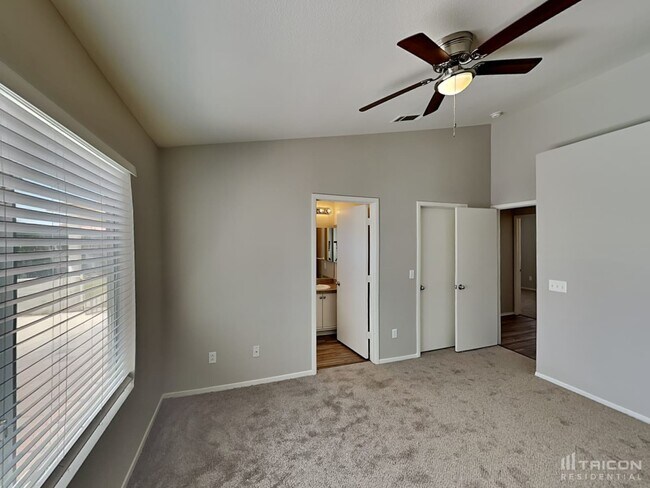 Building Photo - 435 Mindoro Ave