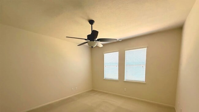 Building Photo - 15110 Sierra Ridge Dr
