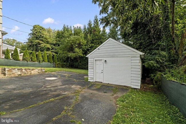 Building Photo - 33 Rosedale Rd