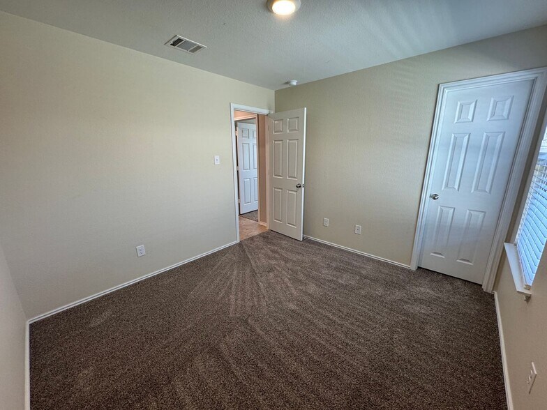Building Photo - 9612 Murandy Dr