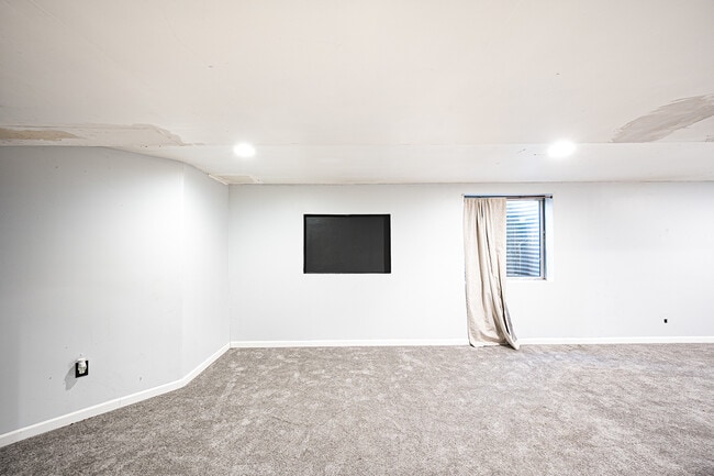 Building Photo - 511 Maggie Ln