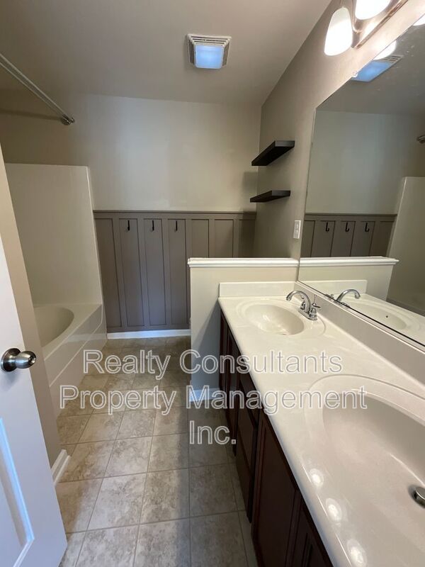 Building Photo - 6143 Trotting Pl