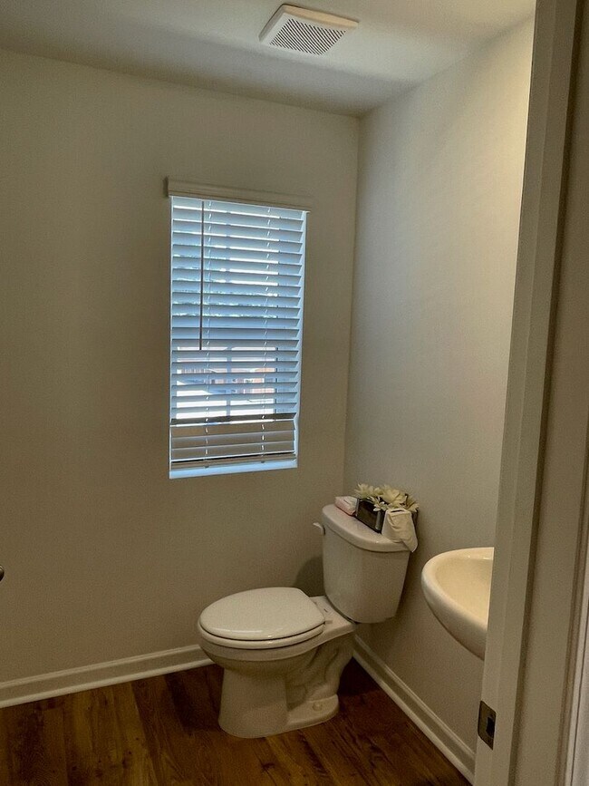Building Photo - 6203 Honeybell Aly