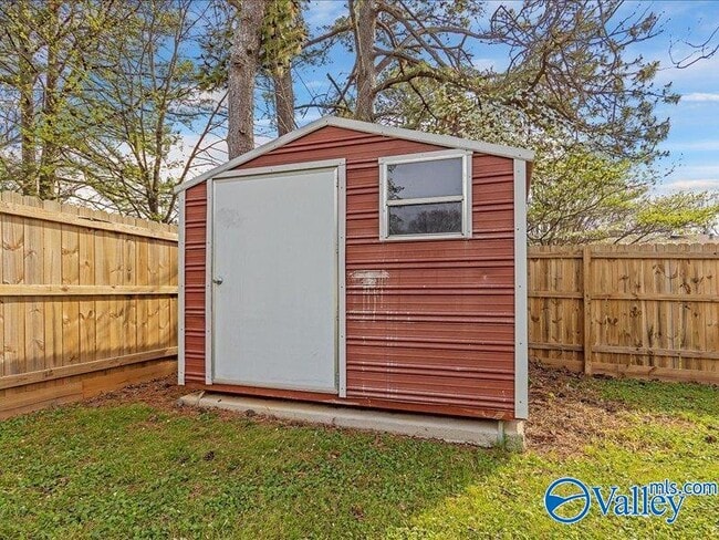Building Photo - 315 Jack Coleman Dr NW