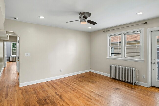 Building Photo - 1332 Dellwood Ave