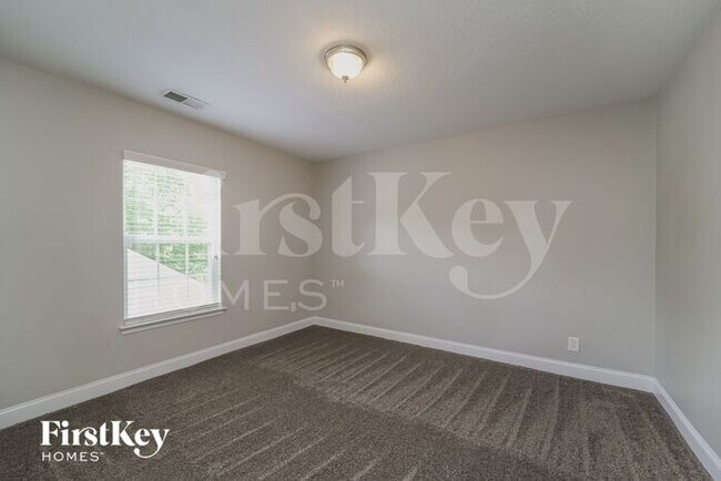 Building Photo - 2408 Kinmere Dr