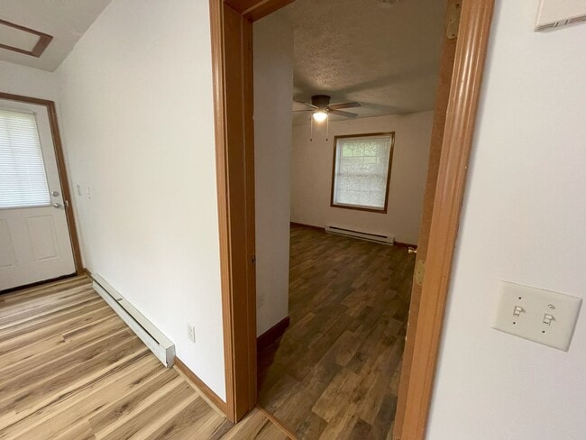 Building Photo - 152 Cecil St