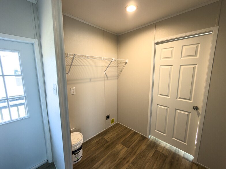 Building Photo - 128 Ponderosa Way