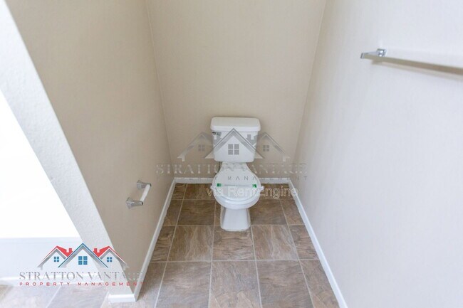 Building Photo - 16013 S Desert Foothills Pkwy