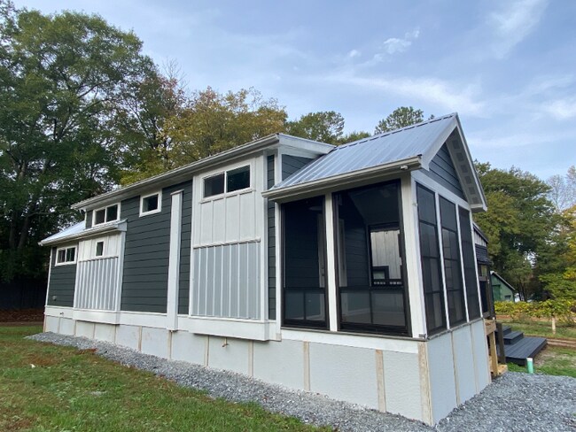 Building Photo - 9 Tiny Home Cir