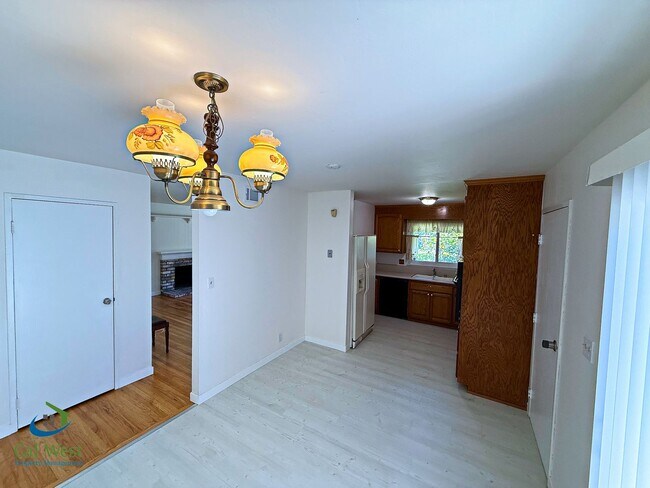 Building Photo - $4695 - 3 Bd/2 Ba Santa Clara Home on cul-de-sac with large backyard-Pets Possible with approval!