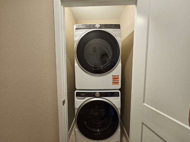 Building Photo - 12093 Amplify Cir