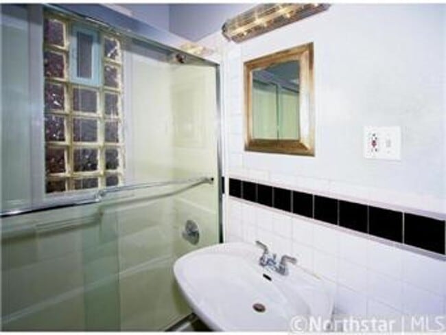 Building Photo - 2717-2719 Aldrich Ave S