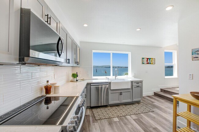 Building Photo - 625 CA-1