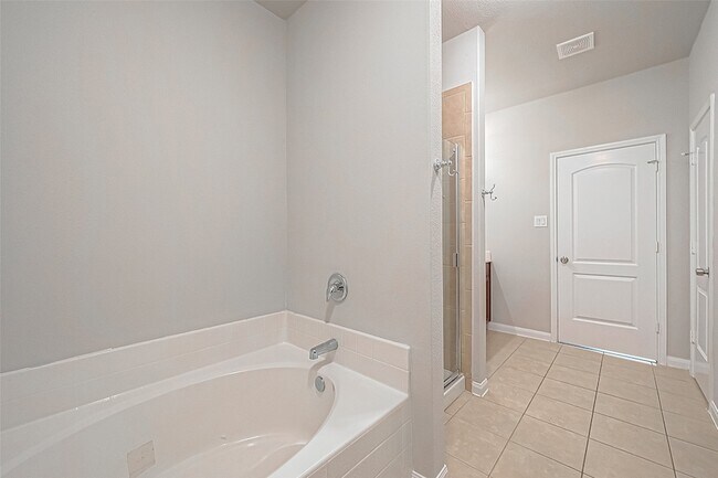 Building Photo - 20630 Stout Dr