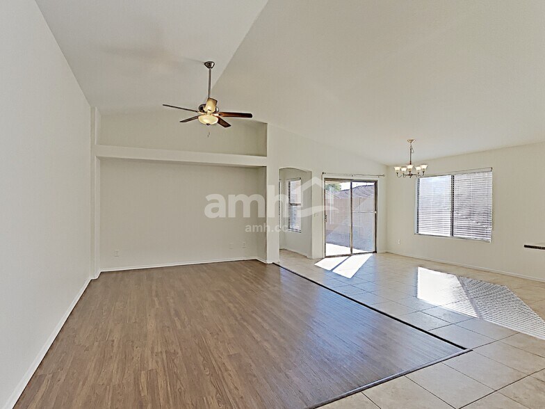 Building Photo - 14943 N 133rd Ln