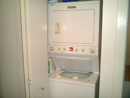 In-unit Washer and Dryer - 925 E 61st St
