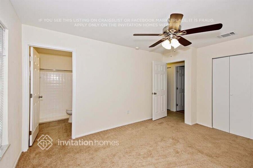 Building Photo - 370 Epping Ct