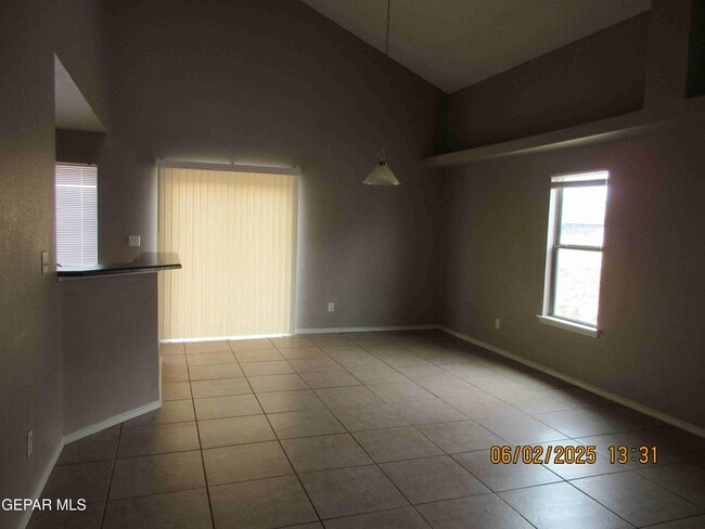 Building Photo - 11733 Lapstone Way