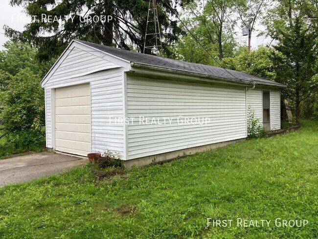 Building Photo - 3420 Barbee Dr
