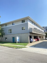 Building Photo - 905 W Springfield Ave