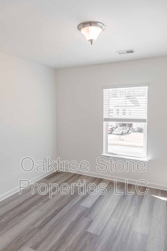 Building Photo - 3362 Skyland Dr