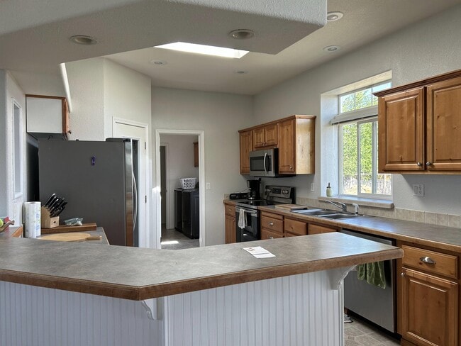 Building Photo - 2 N Shoshone Trail