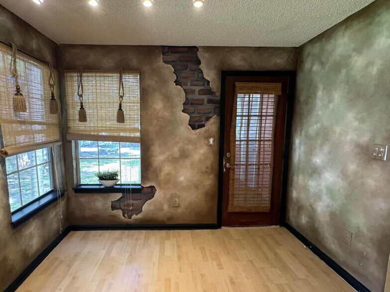 Building Photo - 1101 Crystal Way