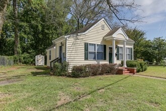 Building Photo - 955 Poquoson Ave