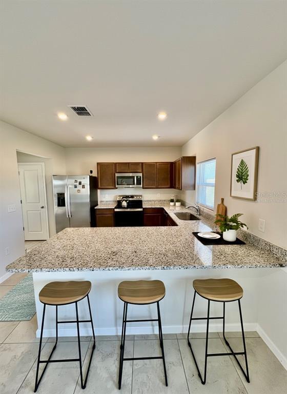 Building Photo - 1221 Lexington Ln