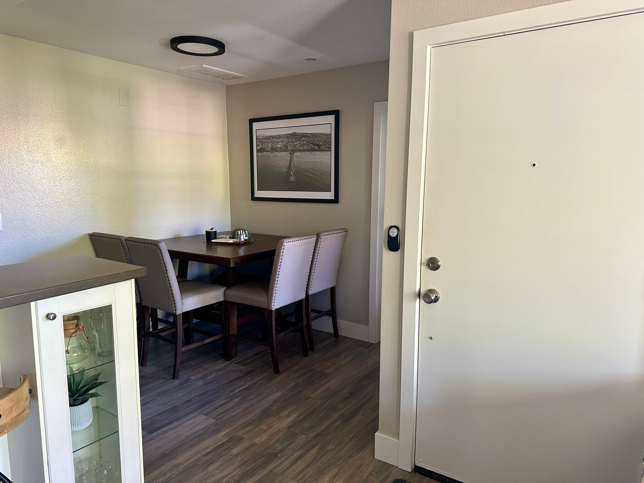 Building Photo - 1070 Calle del Cerro