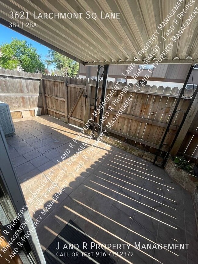 Building Photo - 3621 Larchmont Square Ln