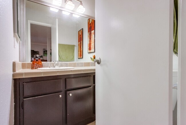 Building Photo - 9044 Capcano Rd