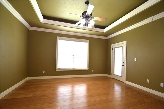Building Photo - 4004 SW Layton Rd