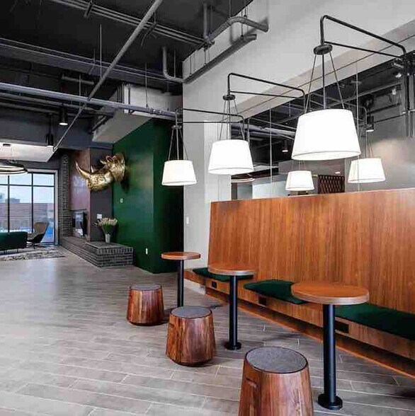 Building Photo - 1400 E Walnut St