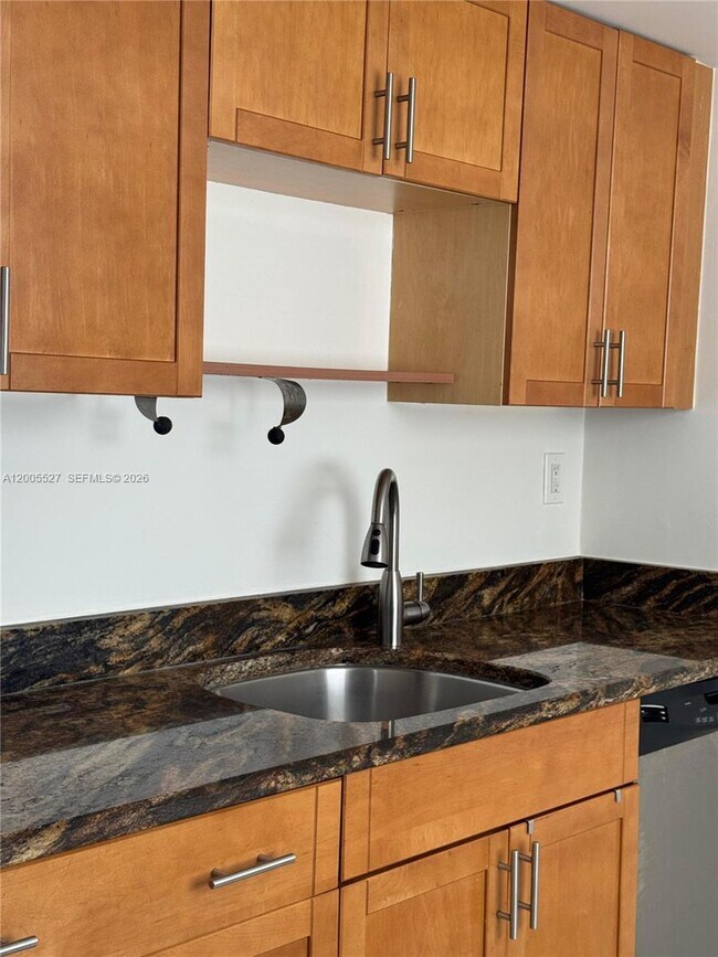 Building Photo - 6725 Harding Ave