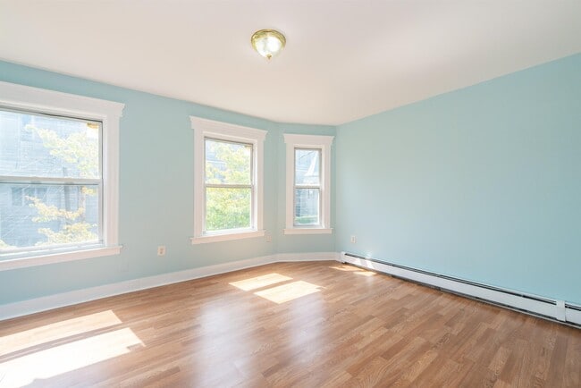 Building Photo - 151 Laurel Ave
