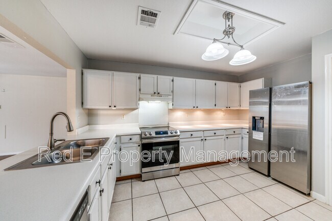 Building Photo - 6858 Celes Meadow Dr