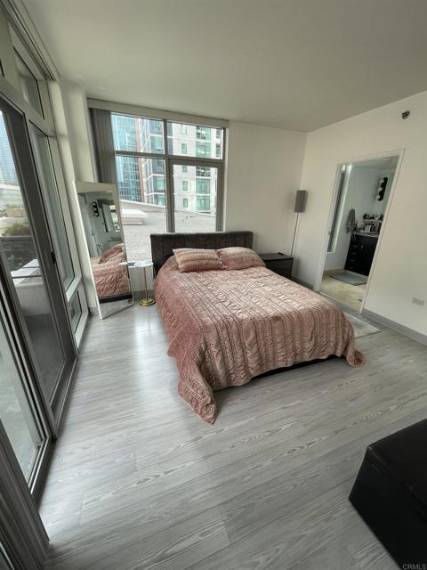 Building Photo - 425 W Beech St