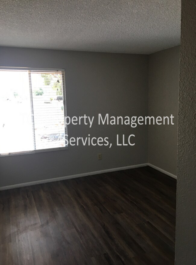 Building Photo - 3 Bed/ 2 Bath in Dobson Ranch