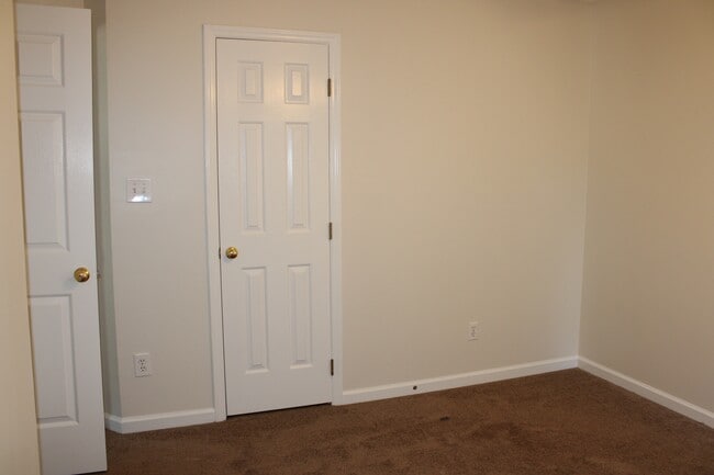 Building Photo - 112 Wenonah Way