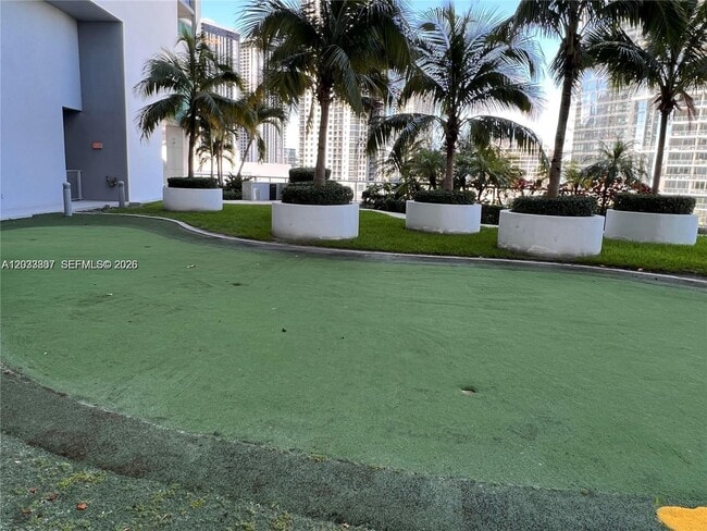 Building Photo - 888 Biscayne Blvd