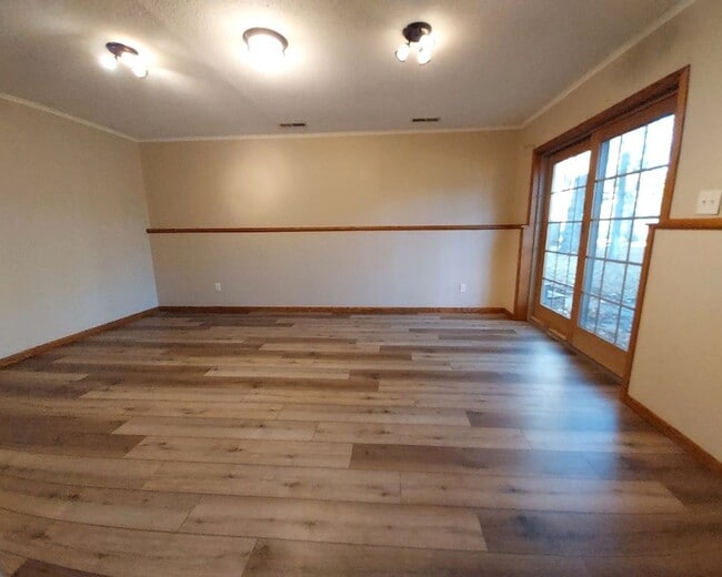 Building Photo - Nice 4 Bedroom 2 Bathroom house in Hudson