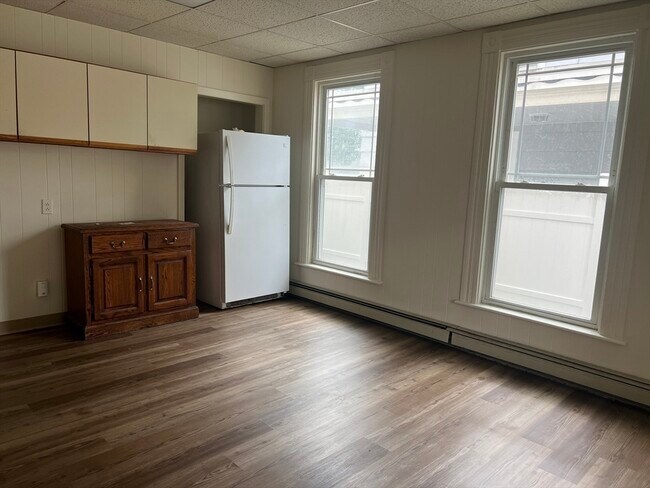 Building Photo - 355 Winthrop St