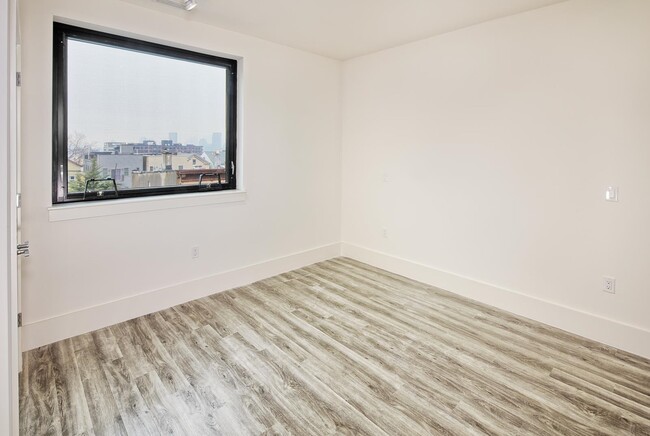Building Photo - 391 Palisade Ave